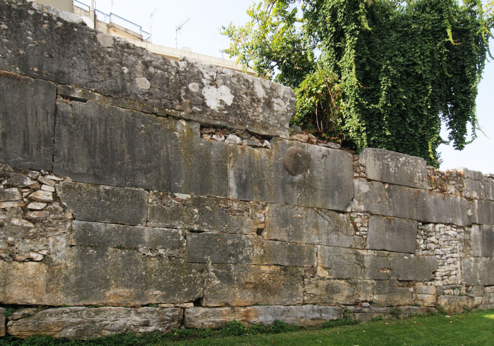 Τμήμα της επιβλητικής οχύρωσης (θέση 1β)